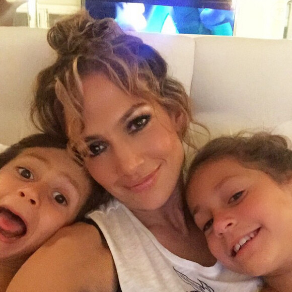 Jennifer Lopez et ses enfants, sur Instagram le 11 mai 2015
