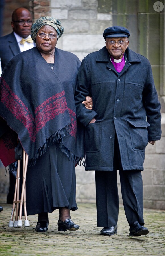 Leah et Desmond Tutu lors de l'hommage au défunt prince Friso d'Orange-Nassau, le 2 novembre 2013 à Delft aux Pays-Bas.