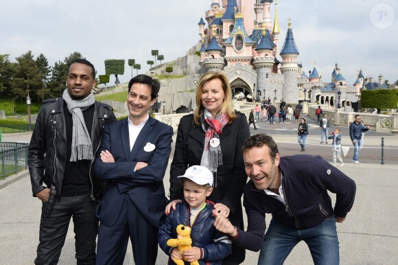 Julien Kauffmann, Revenue Management et Analyses, Colonel Reyel, Valérie Trierweiler et Marc-Emmanuel - Lancement de la campagne "Vacances d'été 2015" du Secours Populaire à Disneyland Paris. Le 16 mai 2015