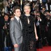 Sienna Miller et Xavier Dolan - Montée des marches du film "Carol" lors du 68e Festival International du Film de Cannes, le 17 mai 2015.