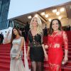 Victoria Silvstedt et des amies - Montée des marches du film "Carol" lors du 68e Festival International du Film de Cannes, le 17 mai 2015.