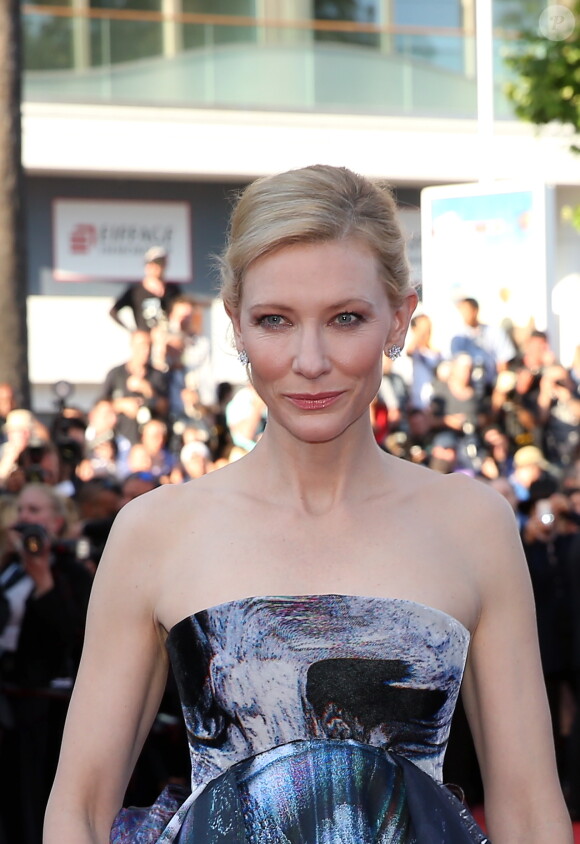Cate Blanchett - Montée des marches du film "Carol" lors du 68e Festival International du Film de Cannes, le 17 mai 2015.