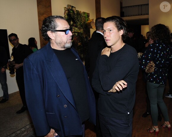 Julian Schnabel et son fils Vito Schnabel assistent au vernissage de l'exposition First Show / Last Show au 190 Bowery. New York, le 16 mai 2015.