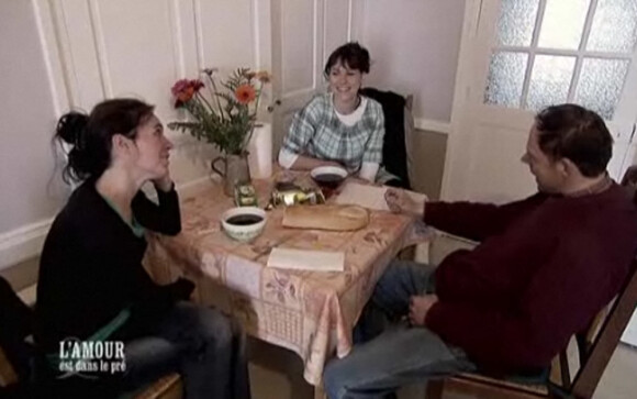 Freddy et ses deux prétendantes, Magalie et Sylvie  dans "L'amour est dans le pré" saison 5 sur M6.