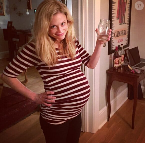 Claire Coffee a ajouté une photo à son compte Instagram, le 2 mai 2015