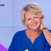 Sophie Davant mal à l'aise lorsque Jean-Pierre Coffe égratigne Jean-Luc Delarue dans C'est au programme, sur France 2, le 19 mai 2015