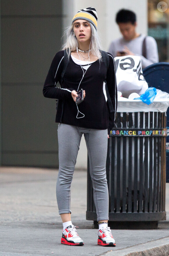 Exclusif - Lourdes Leon (fille de Madonna) arbore un nouveau look dans les rues de New York! Le 18 mai 2015  For germany call for price Exclusive - Madonna's daughter Lourdes Leon is spotted rocking silver hair while out and about in New York City, New York on May 18, 2015. Lourdes is back in New York for her summer break after attending college at the University Of Michigan.18/05/2015 - New York