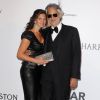 Andrea Bocelli et sa femme Veronica Berti - Photocall de la soirée de gala "22nd edition of AmfAR's Cinema Against AIDS" à l'hôtel de l'Eden Roc au Cap d'Antibes le 21 mai 2015, en parallèle du 68e Festival du film de Cannes