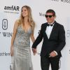 Antonio Banderas et sa compagne Nicole Kimpel - Photocall de la soirée de gala "22nd edition of AmfAR's Cinema Against AIDS" à l'hôtel de l'Eden Roc au Cap d'Antibes le 21 mai 2015, en parallèle du 68e Festival du film de Cannes