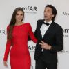 Adrien Brody et sa compagne Lara Lieto - Photocall de la soirée de gala "22nd edition of AmfAR's Cinema Against AIDS" à l'hôtel de l'Eden Roc au Cap d'Antibes le 21 mai 2015, en parallèle du 68e Festival du film de Cannes
