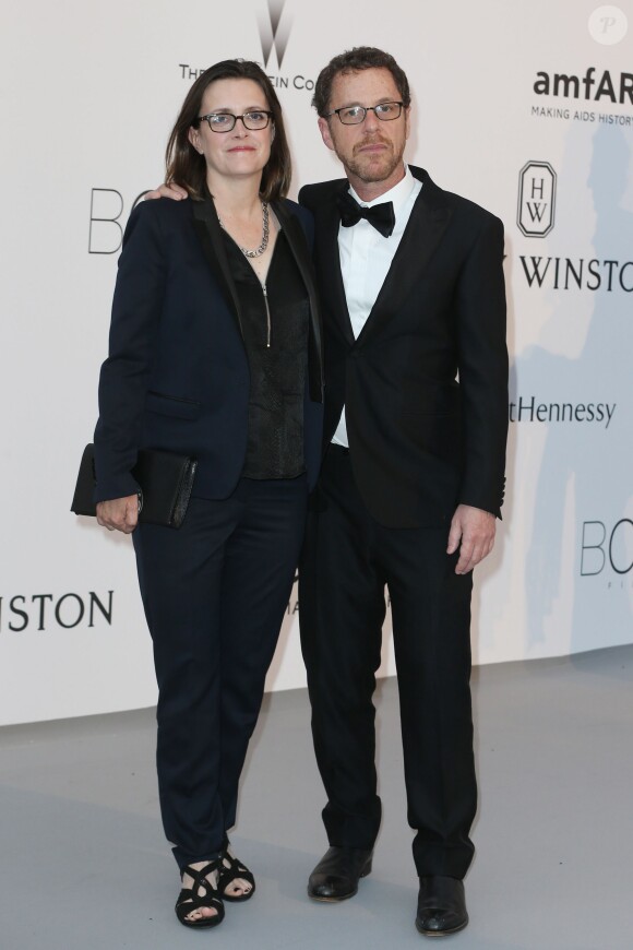 Ethan Coen et sa femme Tricia Cooke - Photocall de la soirée de gala "22nd edition of AmfAR's Cinema Against AIDS" à l'hôtel de l'Eden Roc au Cap d'Antibes le 21 mai 2015, en parallèle du 68e Festival du film de Cannes