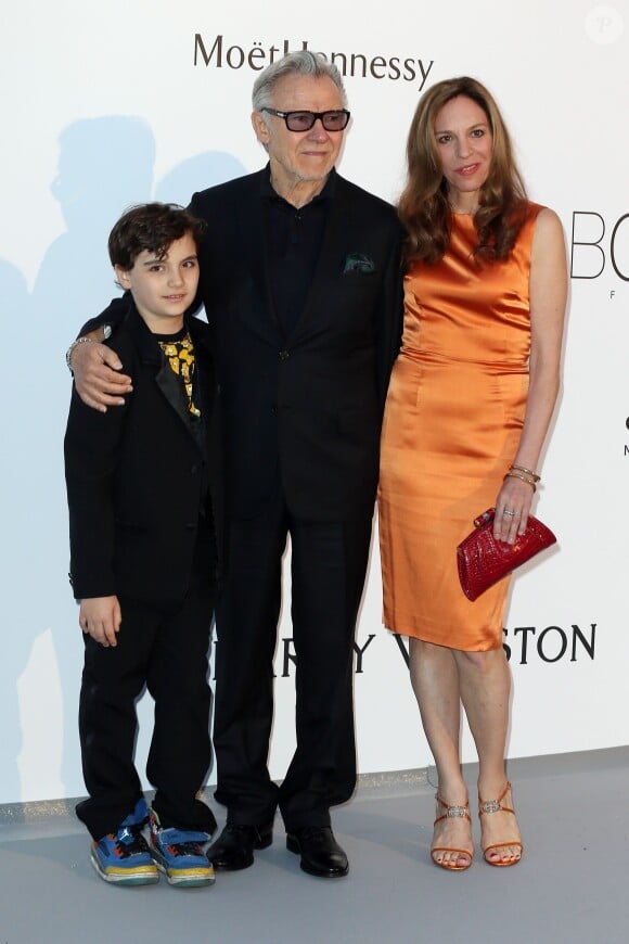 Harvey Keitel, sa femme Daphna Kastner, et leur fils Roman - Photocall de la soirée de gala "22nd edition of AmfAR's Cinema Against AIDS" à l'hôtel de l'Eden Roc au Cap d'Antibes le 21 mai 2015, en parallèle du 68e Festival du film de Cannes