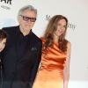 Harvey Keitel, sa femme Daphna Kastner, et leur fils Roman - Photocall de la soirée de gala "22nd edition of AmfAR's Cinema Against AIDS" à l'hôtel de l'Eden Roc au Cap d'Antibes le 21 mai 2015, en parallèle du 68e Festival du film de Cannes