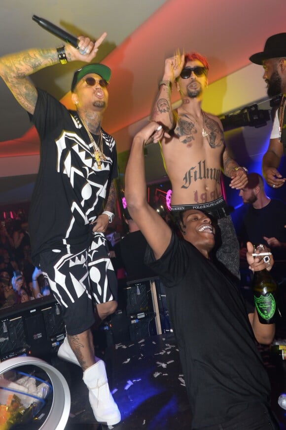 Chris Brown, Kid Red (cheveux rouges) et A$AP Rocky enflamment le VIP Room à Cannes. Le 21 mai 2015.