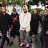 Chris Brown , sous bonne escorte, se rend à l'Eden Plage en planche électrique. Cannes, le 21 Mai 2015.