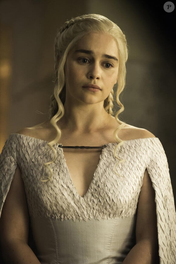 Emilia Clarke dans la saison 5 de "Game of Thrones", diffusion sur HBO et OCS City au printemps 2015.