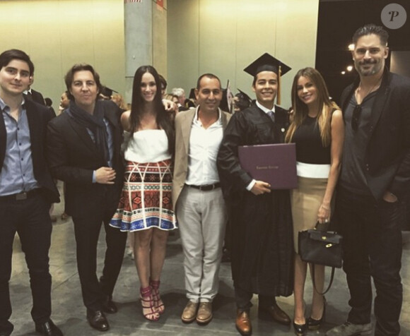 Sofia Vergara a ajouté une photo à son compte Instagram lors de la remise du diplôme de son fils Manolo, le 18 mai 2015