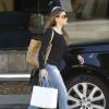 Sofia Vergara fait du shopping dans les rues de West Hollywood, le 15 mai 2015 