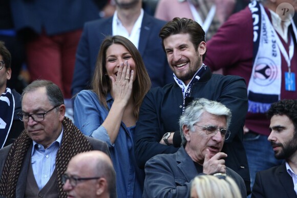 Laury Thilleman et son compagnon Nicolas Tesic au Stade de France le 30 mai 2015 pour la finale de la Coupe de France PSG-Auxerre (1-0).
