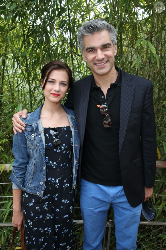 François Vincentelli et sa compagne Alice Dufour au village des Internationaux de France de tennis de Roland-Garros à Paris, le 2 juin 2015.