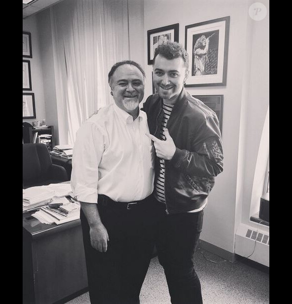Sam Smith prend la pose sur Instagram le 3 juin 2015 avec son médecin