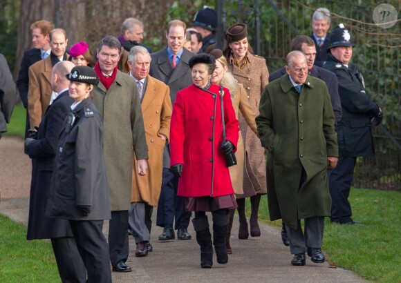 Kate Middleton et le prince William avec la famille royale britannique lors de la messe de Noël 2014 à Sandringham, en l'église St Mary Magdalene.