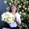 Jane Birkin baptise la rose Amnesty Intertionational, dont elle est la marraine, au jardin des Tuileries à Paris, le 4 juin 2015.