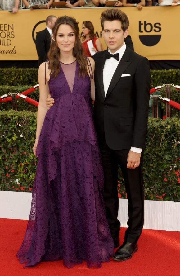 Keira Knightley enceinte et son mari James Righton - 21e cérémonie des "Screen Actors Guild Awards" à l'auditorium "The Shrine" à Los Angeles, le 25 janvier 2015.