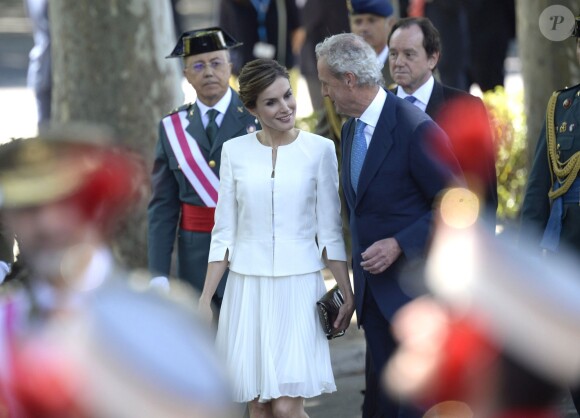 Le roi Felipe et la reine Letizia d'Espagne lors des célébrations des Forces Armées sur la place de la Lealtad à Madrid, le 6 juin 2015.