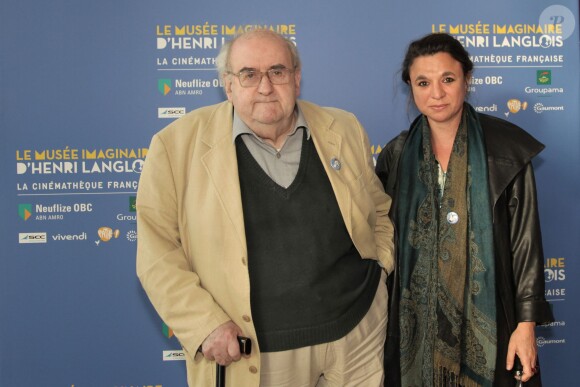 Jean Gruault avec Emmanuelle Demoris - Vernissage de l'exposition "Le musée imaginaire d'Henri Langlois" à la Cinémathèque de Paris. Le 7 avril 2014