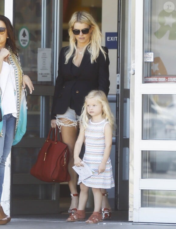 Exclusif - Jessica Simpson et sa fille Maxwell à Los Angeles. Le 1er mai 2015 