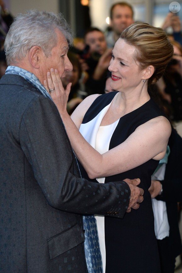 Sir Ian McKellen et Laura Linney lors de l'avant-première du film Mr. Holmes à Londres le 10 juin 2015
