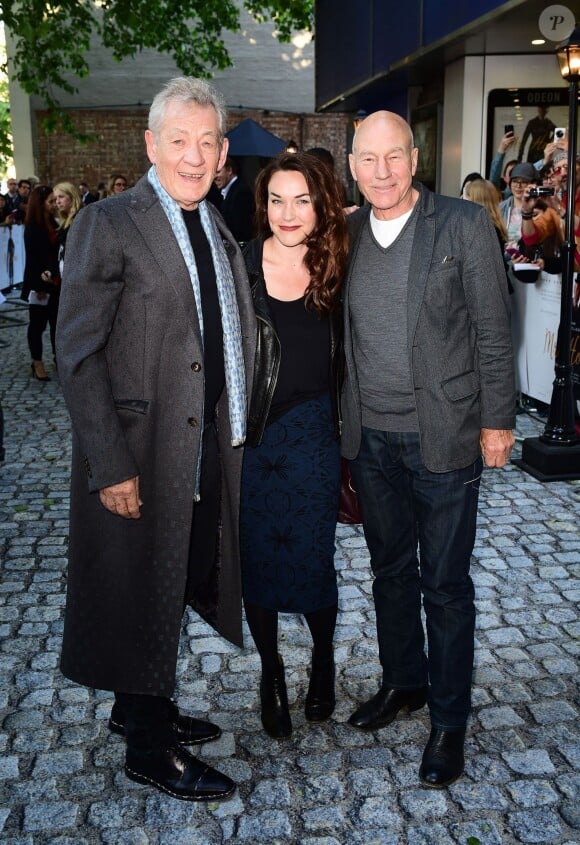 Sir Ian McKellen, Sunny Ozell et Patrick Stewart lors de l'avant-première du film Mr. Holmes à Londres le 10 juin 2015