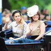 Les princesses Beatrice d'York et Eugenie d'York prenaient part le 13 juin 2015 à Londres à Trooping the Colour, partageant avec leur père le prince Andrew un landau lors de la parade annuelle en l'honneur de l'anniversaire de la reine Elizabeth II.