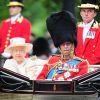 La reine Elizabeth II et le duc d'Edimbourg dans le landau Ascot le 13 juin 2015 à Londres lors de Trooping the Colour, la parade annuelle en l'honneur de l'anniversaire de la monarque.