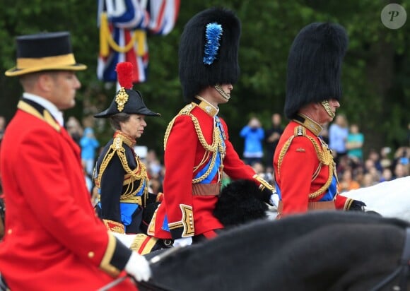 La princesse Anne, le prince William et le prince Charles le 13 juin 2015 à Londres lors de Trooping the Colour, la parade annuelle en l'honneur de l'anniversaire de la reine Elizabeth II.