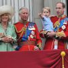 Camilla Parker Bowles, le prince Charles, le prince George et le prince William le 13 juin 2015 à Londres, parade qui célèbre l'anniversaire officiel de la reine.