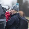 Zara Phillips accompagnée de sa fille Mia au Land Rover Gatcombe Horse Trials dans le Gloucestershire le 28 mars 2015