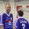 Christophe Dugarry et Bixente Lizarazu lors d'un match de gala avec France 98 pour l'Academie Bernard Diomède à Issy-les-Moulineaux, le 1er juin 2015. 