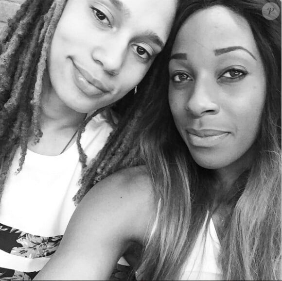 Glory Johnson et son épouse Brittney Griner, photo issue du compte Instagram de Glory Johnson, publiée le 24 mars 2015