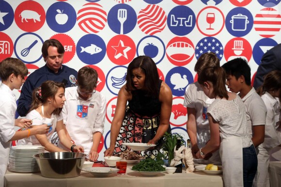 Michelle Obama et des étudiants au James Beard American Restaurant à Milan, le 17 juin 2015