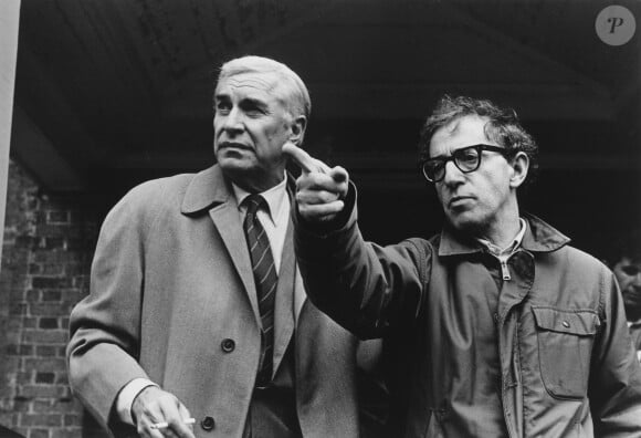 Woody Allen et Martin Landau sur le tournage de Crimes And Misdemeanors en 1989.