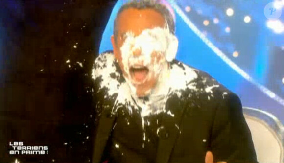 Thierry Ardisson, plein de crème fouettée après avoir été entarté par Alessandra Sublet, dans Les Terriens en prime, le samedi 20 juin 2015.