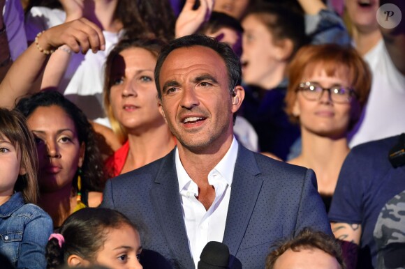 Exclusif - Nikos Aliagas, dans les arènes de Nîmes à l'occasion de la spéciale Fête de la musique de l'émission La Chanson de l'année sur TF1, le samedi 20 juin 2015.