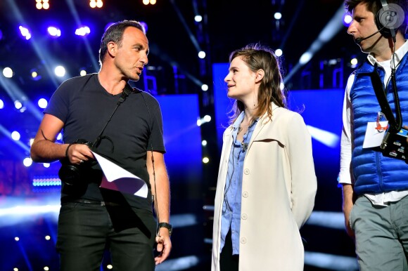 Exclusif - Nikos Aliagas pendant les répétitions avec Christine and The Queens, dans les arènes de Nîmes à l'occasion de la spéciale Fête de la musique de l'émission La Chanson de l'année sur TF1, le samedi 20 juin 2015.