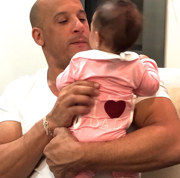 Vin Diesel poste une photo de sa fille et lui sur Instagram à l'occasion de la fete des pères le 21 juin 2015.