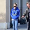 Sean Penn se balade avec sa fille Dylan à Los Angeles, le 21 juin 2015.