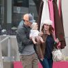 L'actrice américaine Jennifer Love Hewitt enceinte avec son mari Brian Hallisay et leur fille Autumn, le 13 janvier 2015 
