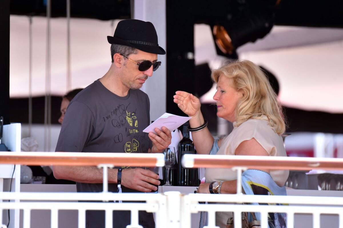 Lia Riva Photo : Gad Elmaleh et la propriétaire de bateaux italiens Riva, Lia ...