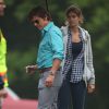 Tom Cruise avec son assistante Emily sur le tournage de "Mena" en Géorge le 27 mai 2015.